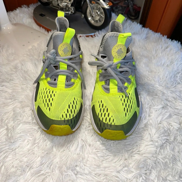 Nike Shoes - Nike Air Huarache Drift BR Volt Size 9 Men’s